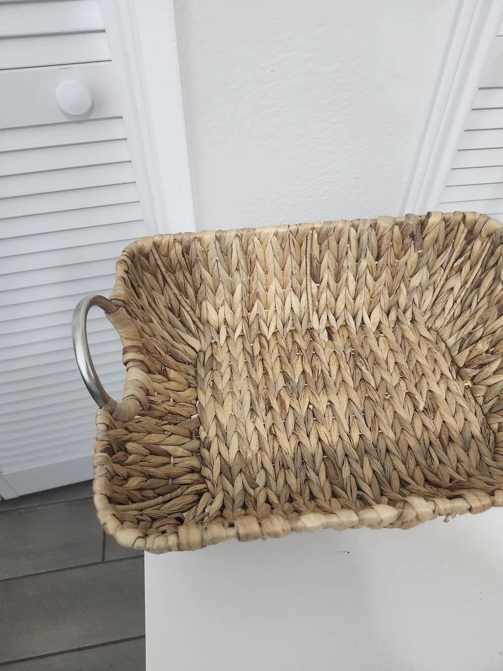 Woven Seagrass Serving Tray Basket with Metal Handles - Natural Tan